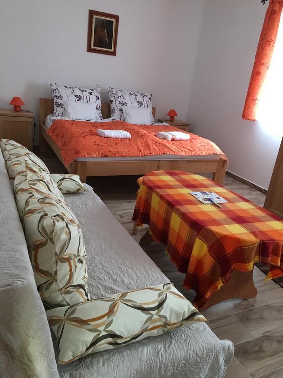 Csipke Lovaspanzio Orfű Exterior foto